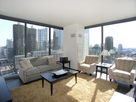 Foto principal - 505 N State St
