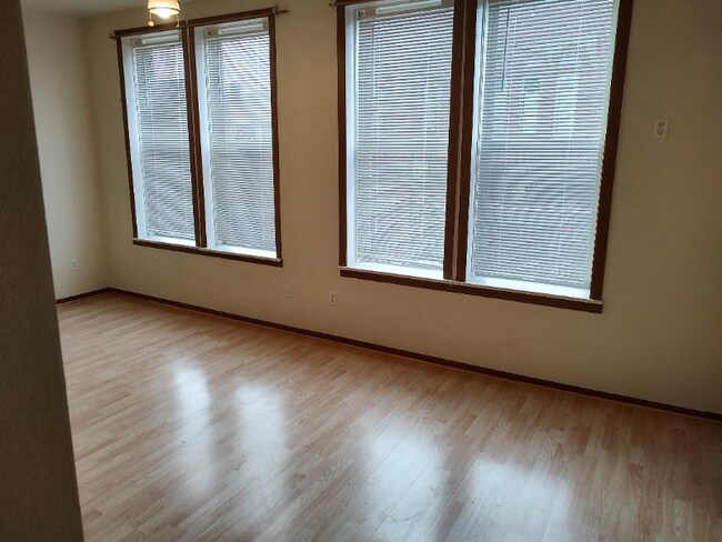 Foto del edificio - 109 S Lane St