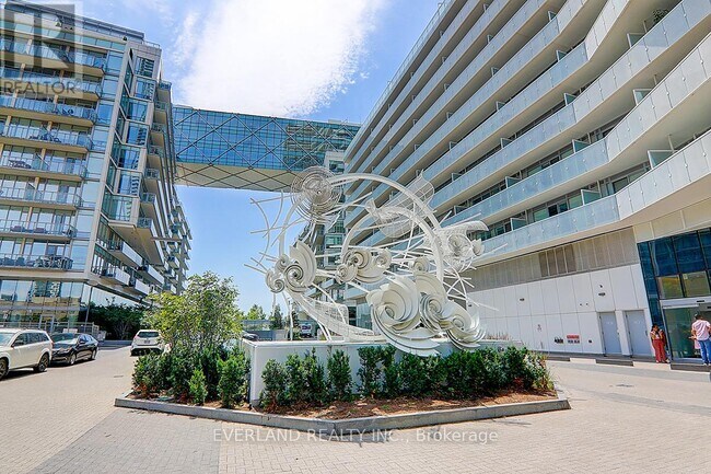 Building Photo - 15-3115 Queens Quay E