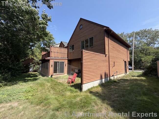 Building Photo - 116 Grover Rd