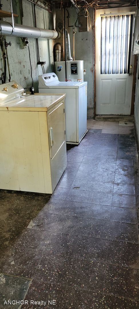 Building Photo - 3 br, 1 bath House - 4828 Deveraux Ave.
