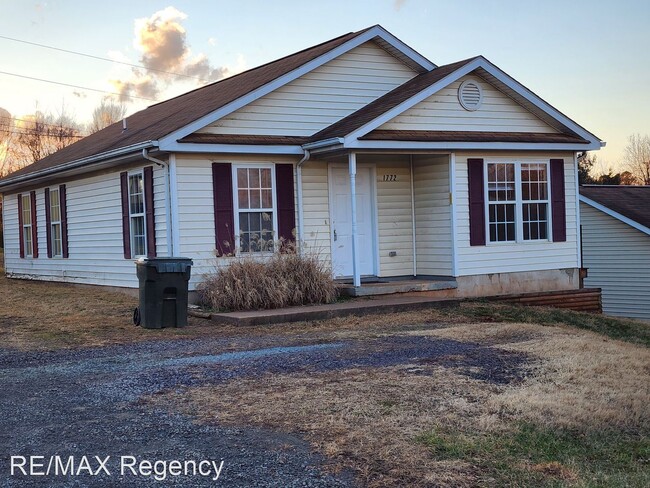 Building Photo - 3 br, 1 bath House - 1772 Birch Drive