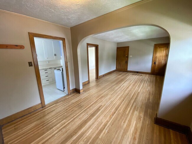 Foto del edificio - 908 E 4th St