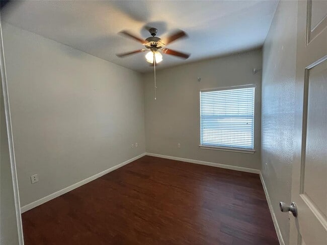 Building Photo - 2320 Gracy Farms Ln