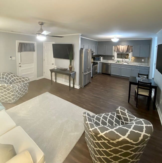 Building Photo - 4456 Ridgevalley Dr