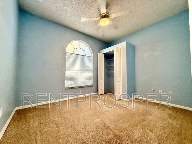 Foto del edificio - 1704 Riveredge Rd