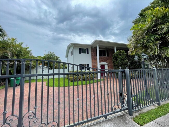 Foto del edificio - 10672 SW 77th Ave