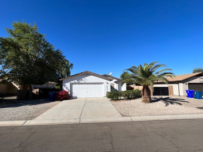 Building Photo - RECENTLY REMODELED 3 BEDROOM HOME!