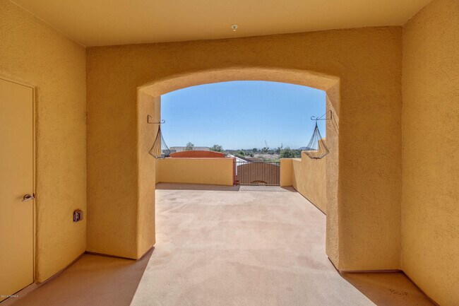 Foto del edificio - 2418 E Blue Diamond Dr