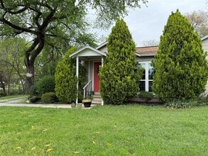 Building Photo - 1108 W Cole St