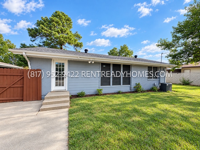 Building Photo - 1429 Bellaire Dr