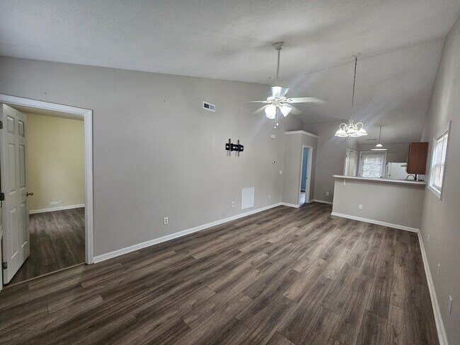 Foto del edificio - 834 Southern Charm Dr