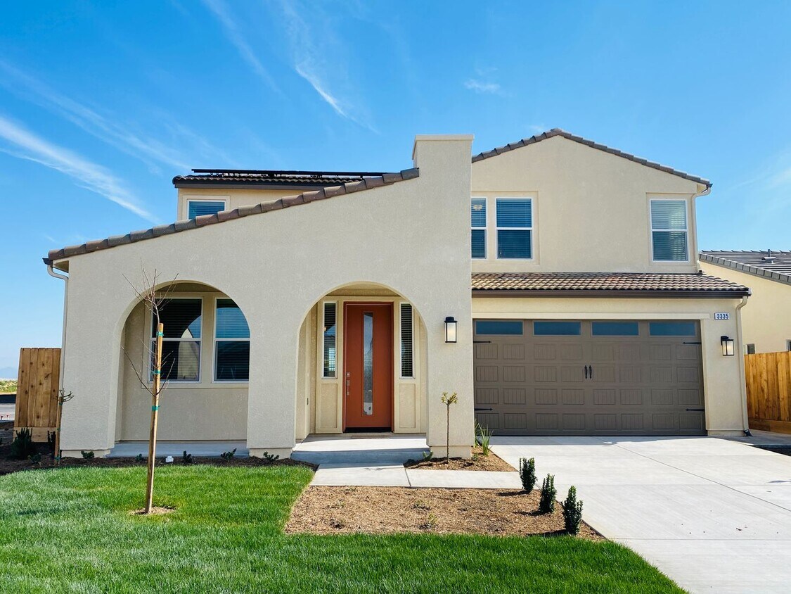Primary Photo - COMING SOON! $2,750 Ashlan & Highland, 4 B...