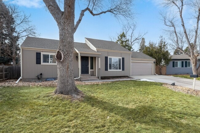 Foto del edificio - 5025 E Weaver Ave