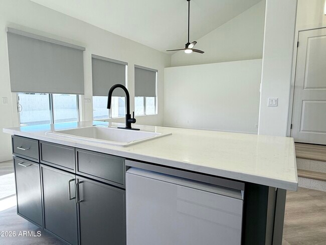 Building Photo - 6891 W Via Del Sol Dr