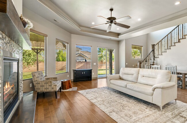 Building Photo - Little Valley Beauty!