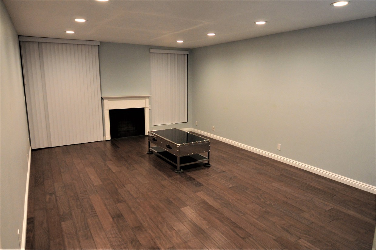 Foto principal - 7001 S La Cienega Blvd