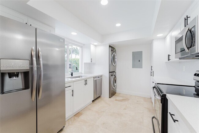 Foto del edificio - 2101 NE 63rd St