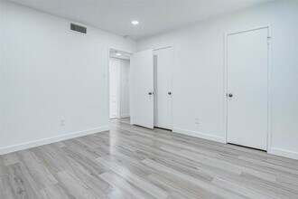 Building Photo - 7555 Katy Fwy