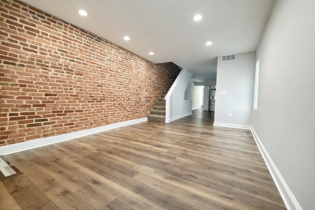 Foto del edificio - Beautiful Three-Bedroom Home In Baltimore