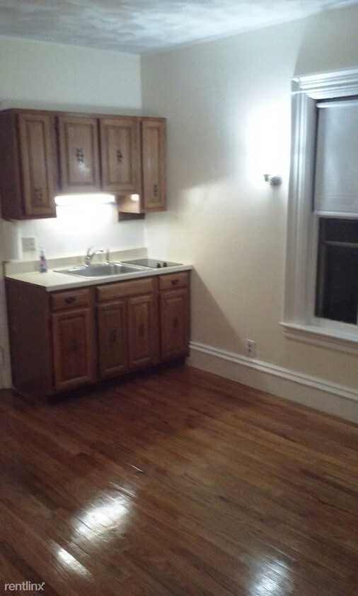Primary Photo - 219 Washington St