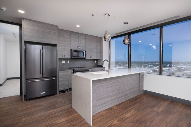 Foto del edificio - 600 S Tyler St