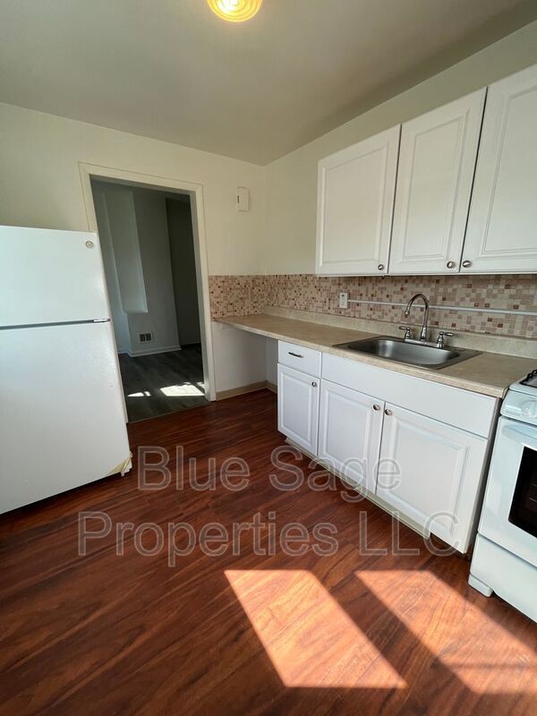 Building Photo - 203 Clifton Ave
