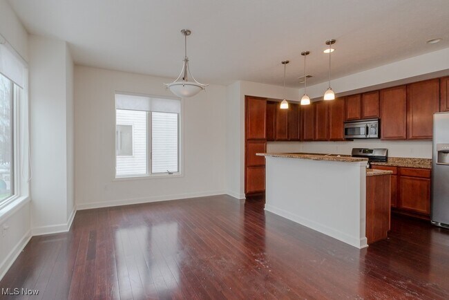 Foto del edificio - 1419 E 14th St