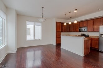 Building Photo - 1419 E 14th St