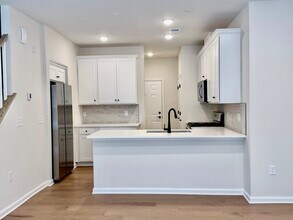 Building Photo - 109 Sadie Cir