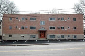 Building Photo - 45-47-47 Media Line Rd