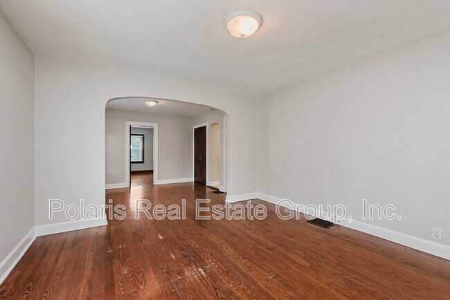 Building Photo - 6222 Kingsley Dr