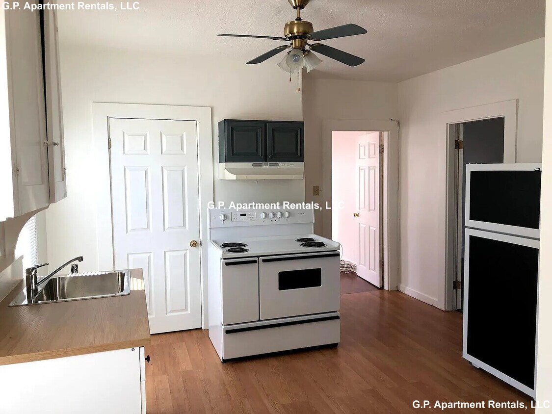 9 Carlton St Unit 2, Peabody, MA 01960 Condo for Rent in Peabody, MA