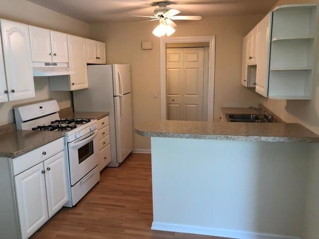 Foto del edificio - 120 N Lincoln Ln
