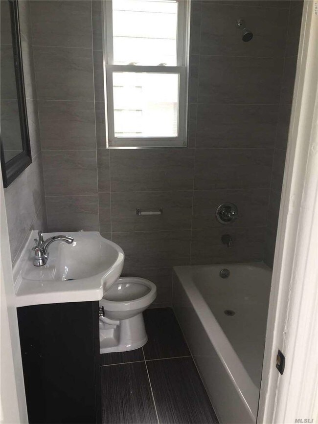 Building Photo - 102-16 91st Ave