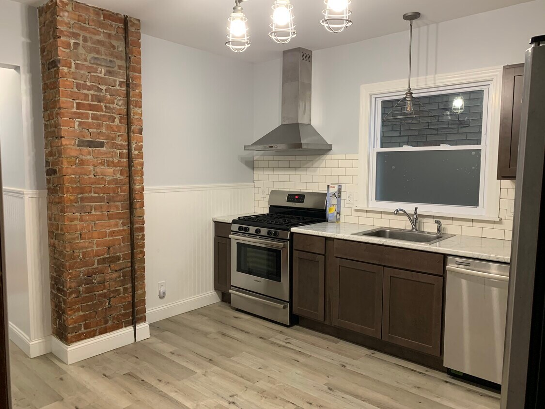 Primary Photo - 174 West Ave