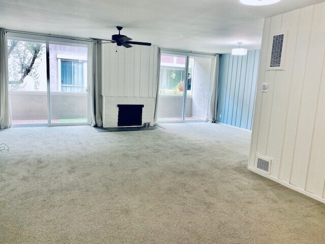 Sala de estar y comedor - 6515 Green Valley Cir