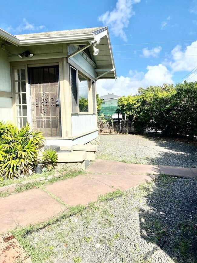 Building Photo - 3477 Campbell Ave