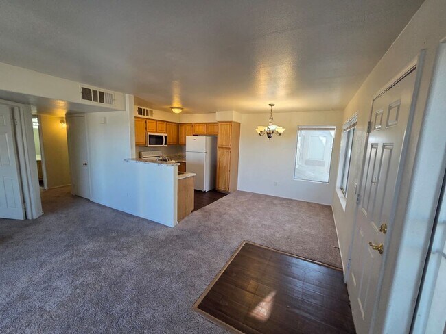 Foto del edificio - Spacious 3-Bedroom, 2-Bath Condo with Priv...