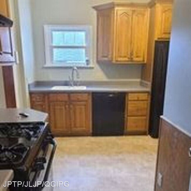Foto del edificio - 3 br, 1.5 bath House - 2434 17th Ave