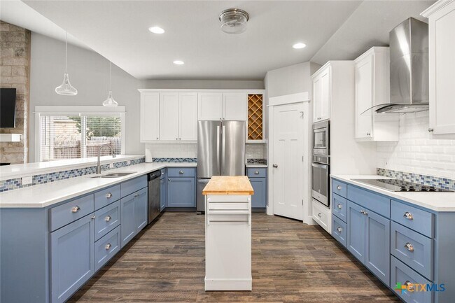 Building Photo - 7 Woodhollow Way