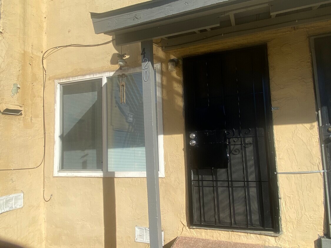 Primary Photo - 420 C St