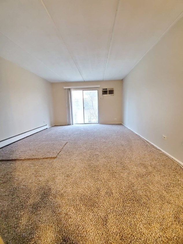 Primary Photo - 280 Shorewood Dr