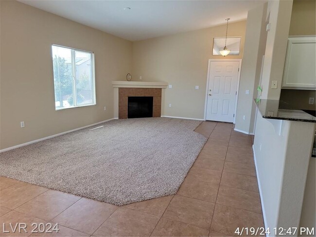 Building Photo - GREAT 2 BED, 2 BATH 2ND FLOOR UNIT