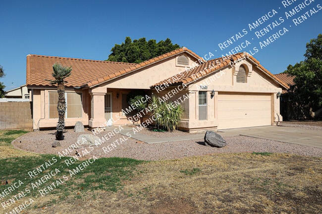Building Photo - 1105 N Quail