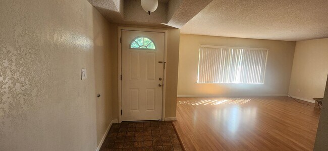 Foto del edificio - 8132001/37