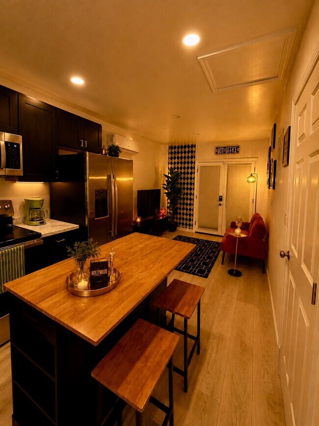 Foto del edificio - 411 Poplar Ave
