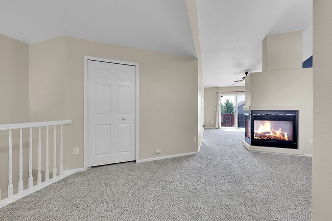 Foto del edificio - $2,250.00, 4 bed, 3 bath located in Colora...