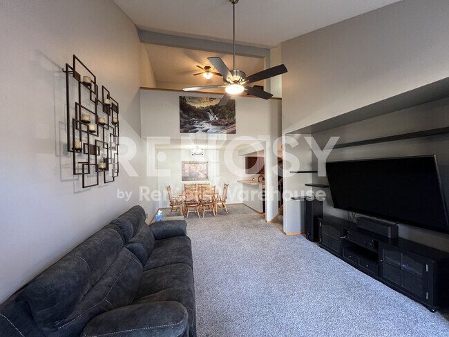 Building Photo - Available August 1 - huge townhome 2 bedroom 2 bath townhome in Shakopee!