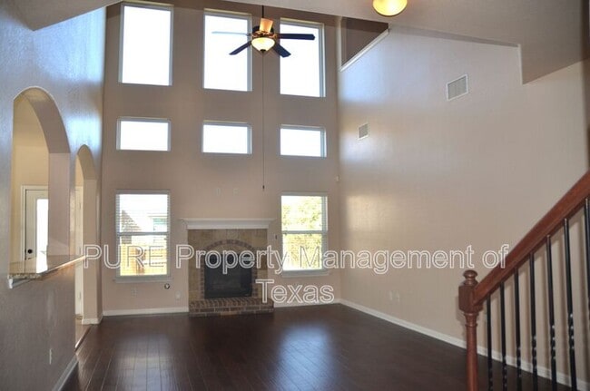 Building Photo - 8528 Reggio St